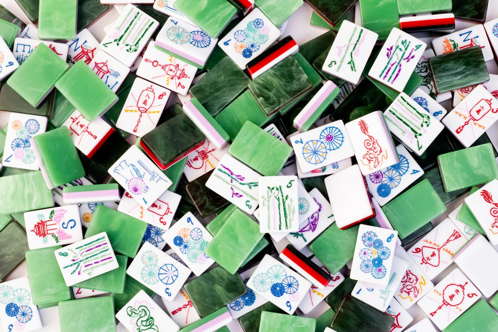 盛世棋牌金色特效触发画面，百搭符号闪耀